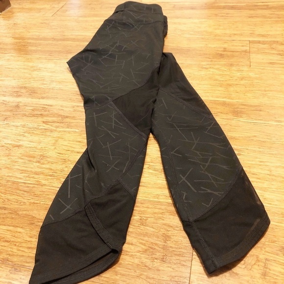 Like New! Athleta black gray crop tights mesh. XS - Picture 4 of 13